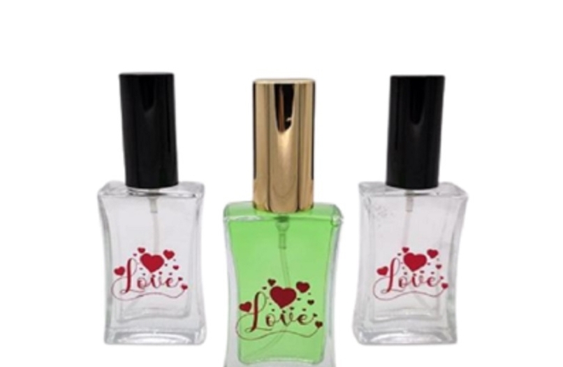 ظرف عطر اسپری 15 گرمی لاو کتابی 15 gram spray perfume container Love Kitabi